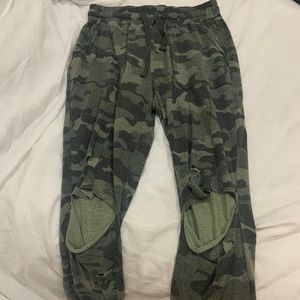 express camo ripped joggers